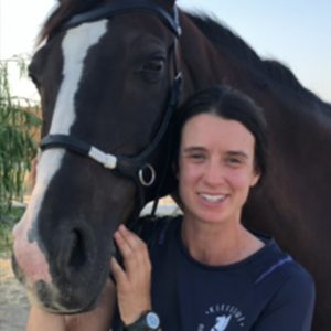 profesora del curso de fisioterapia equina
